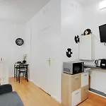 Intimate Apartment - 1Br- 2P - Saint-Ambroise
